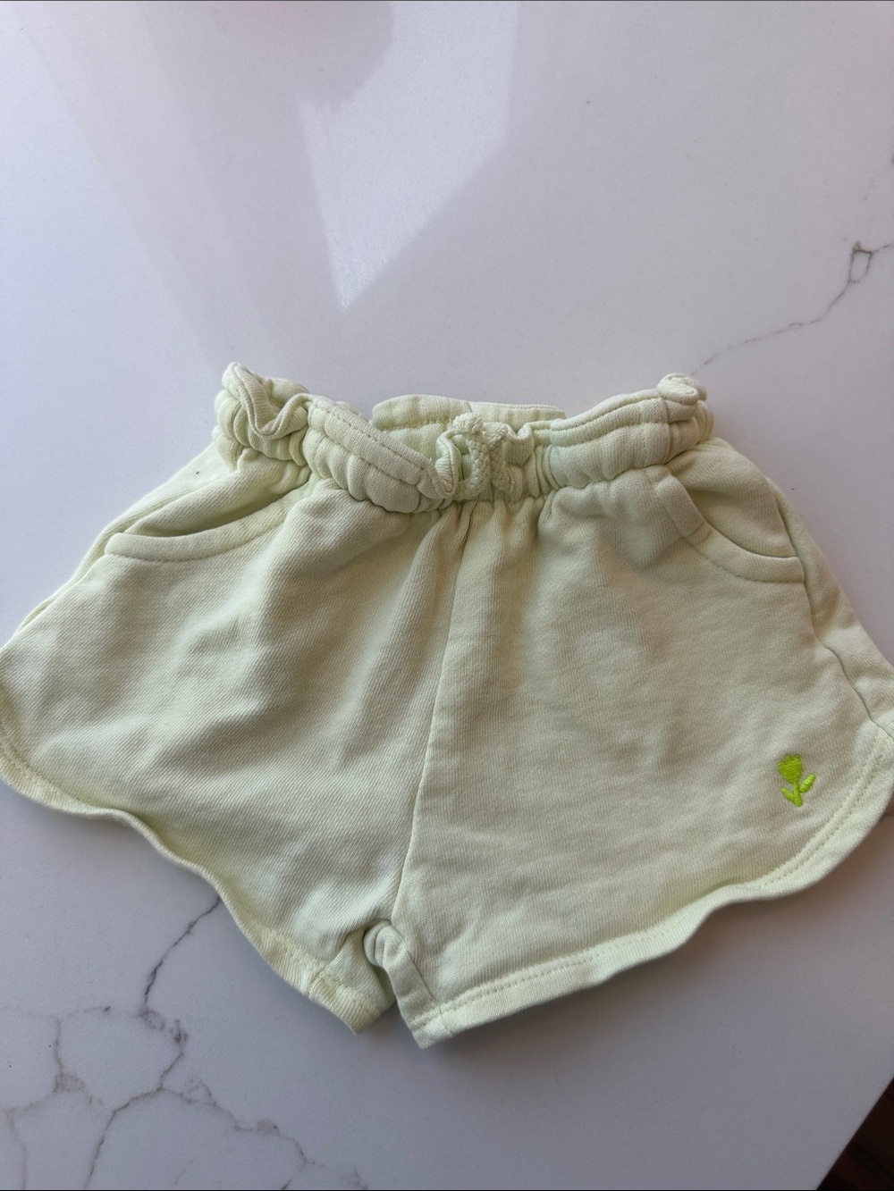 Zara Light Yellow Knit Pull-On Shorts 2T